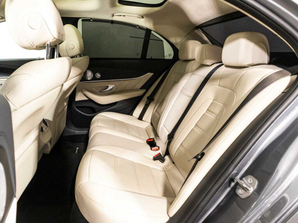 Mercedes-Benz E-Класс AMG 2018 года с пробегом. Фото: #9