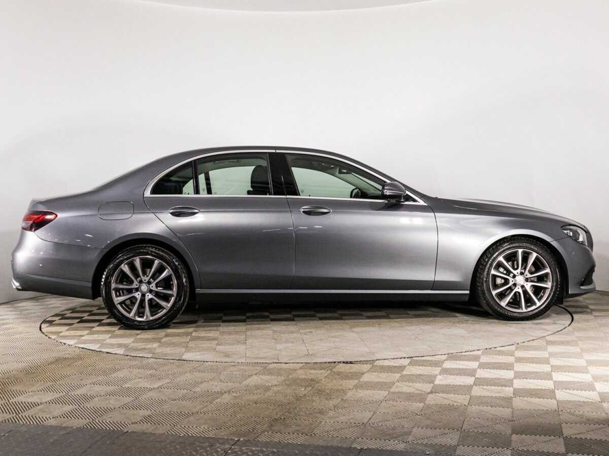 Mercedes-Benz E-Класс 2020 года с пробегом. Фото: #3