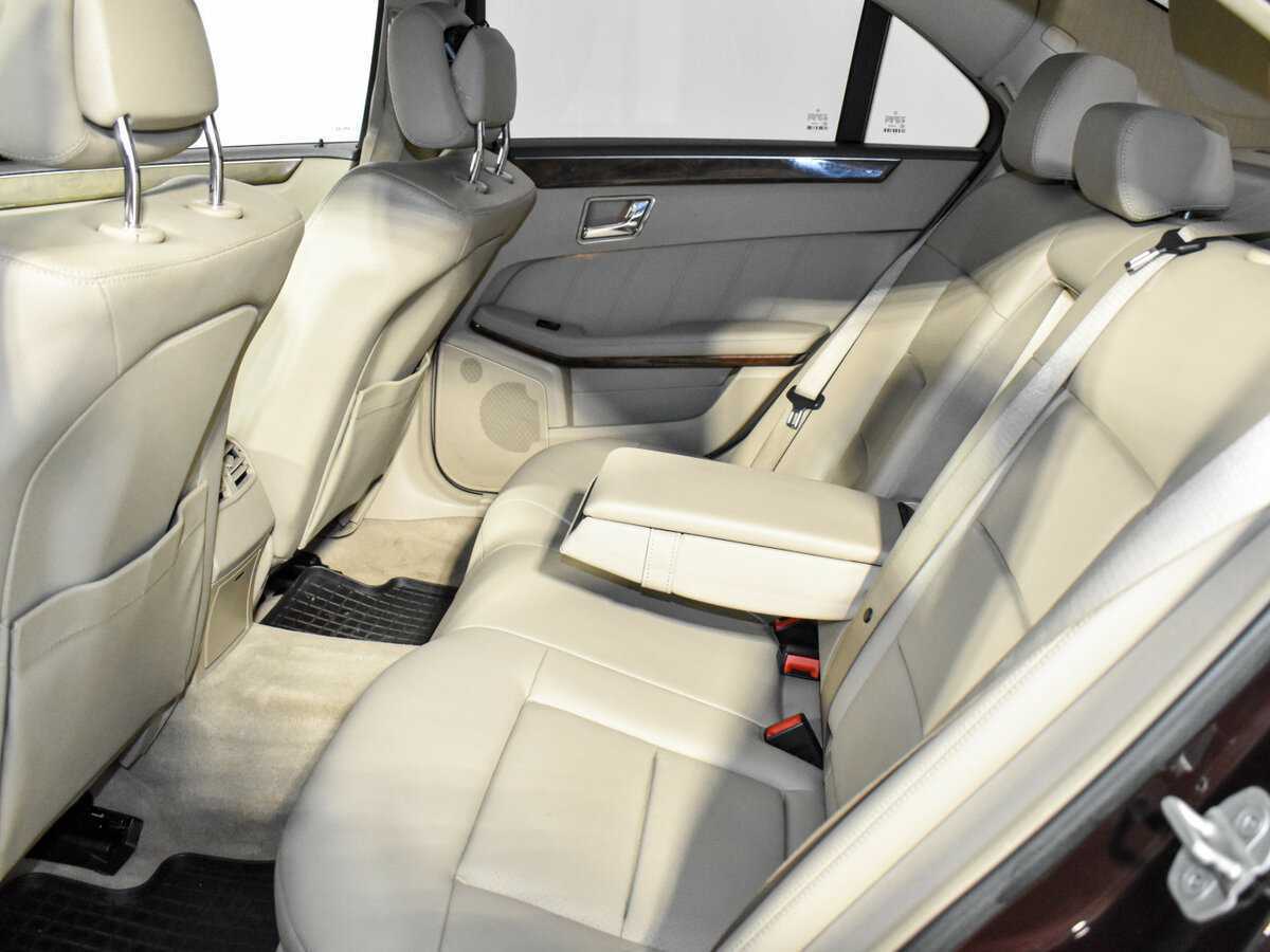 Mercedes-Benz E-Класс 2010 года с пробегом. Фото: #11