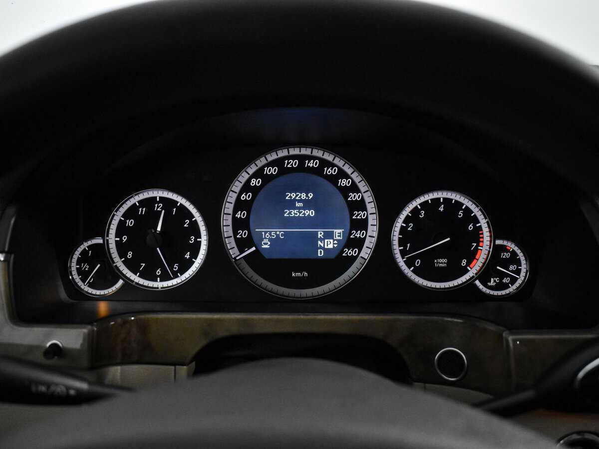 Mercedes-Benz E-Класс 2010 года с пробегом. Фото: #17