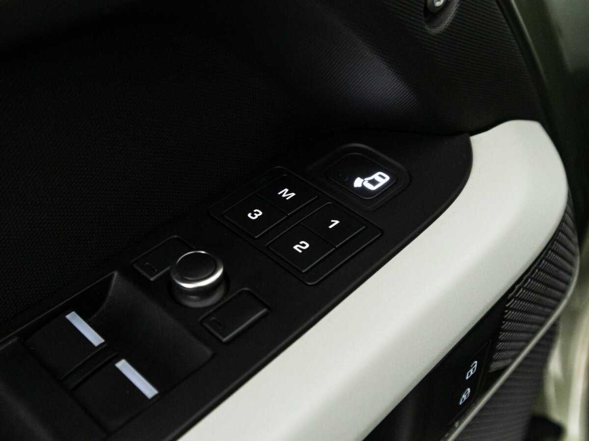Land Rover Defender 2020 года с пробегом. Фото: #16
