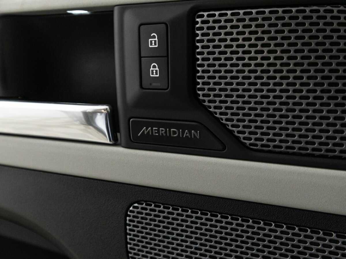 Land Rover Defender 2020 года с пробегом. Фото: #17