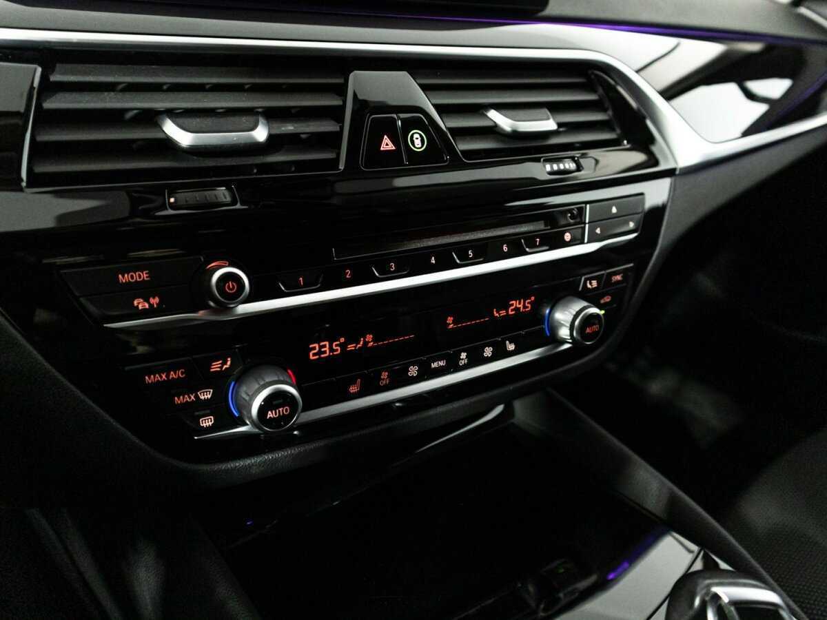 BMW 5 серии 2019 года с пробегом. Фото: #17
