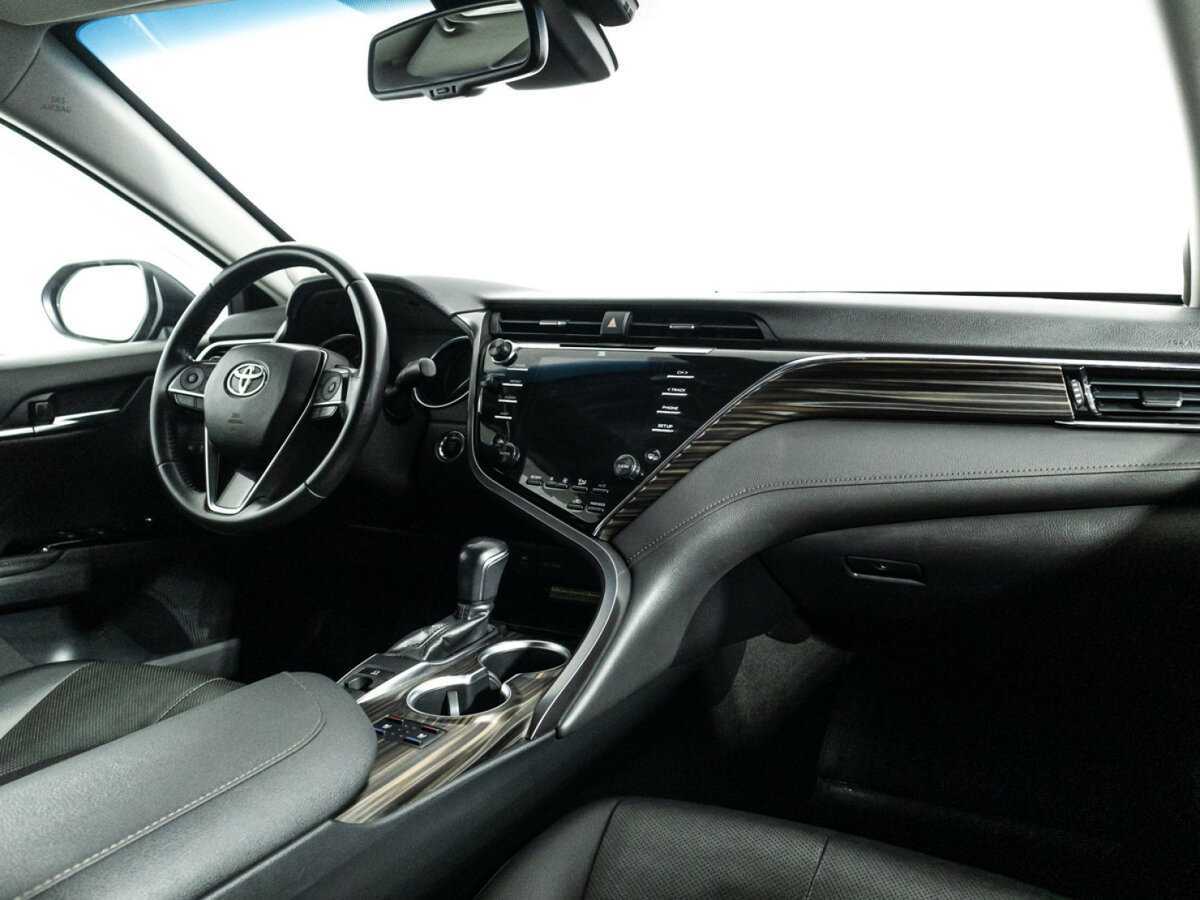 Toyota Camry 2018 года с пробегом. Фото: #8