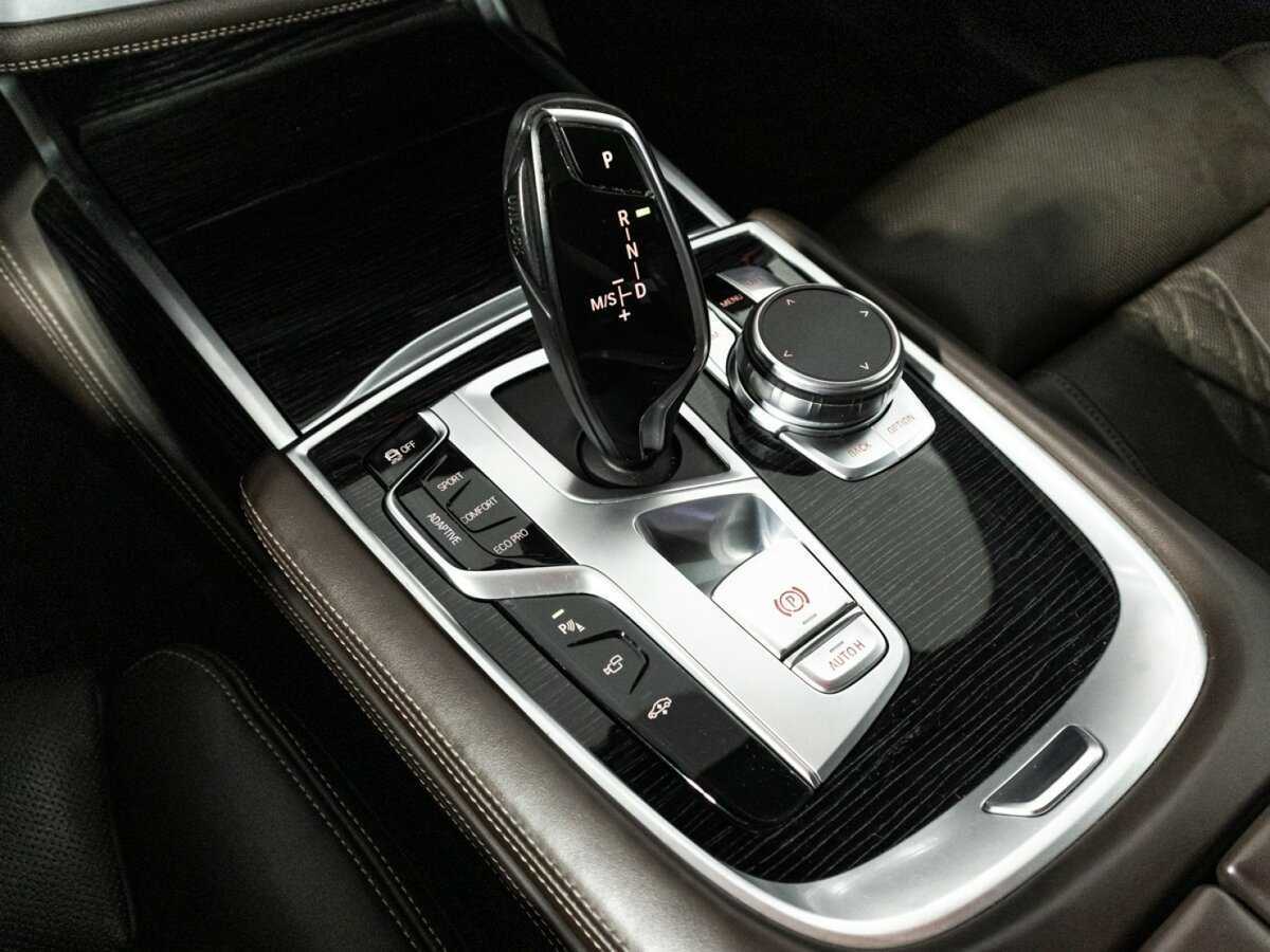 BMW 7 серии 2018 года с пробегом. Фото: #21