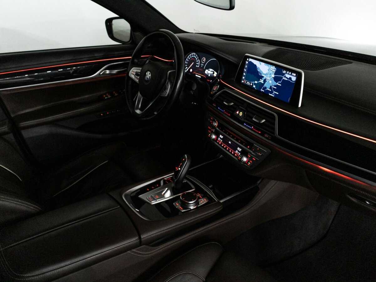 BMW 7 серии 2018 года с пробегом. Фото: #27