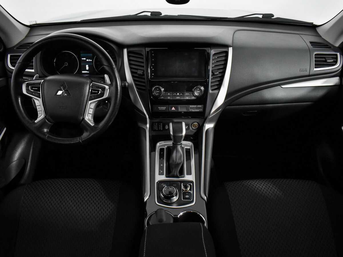 Mitsubishi Pajero Sport 2019 года с пробегом. Фото: #12