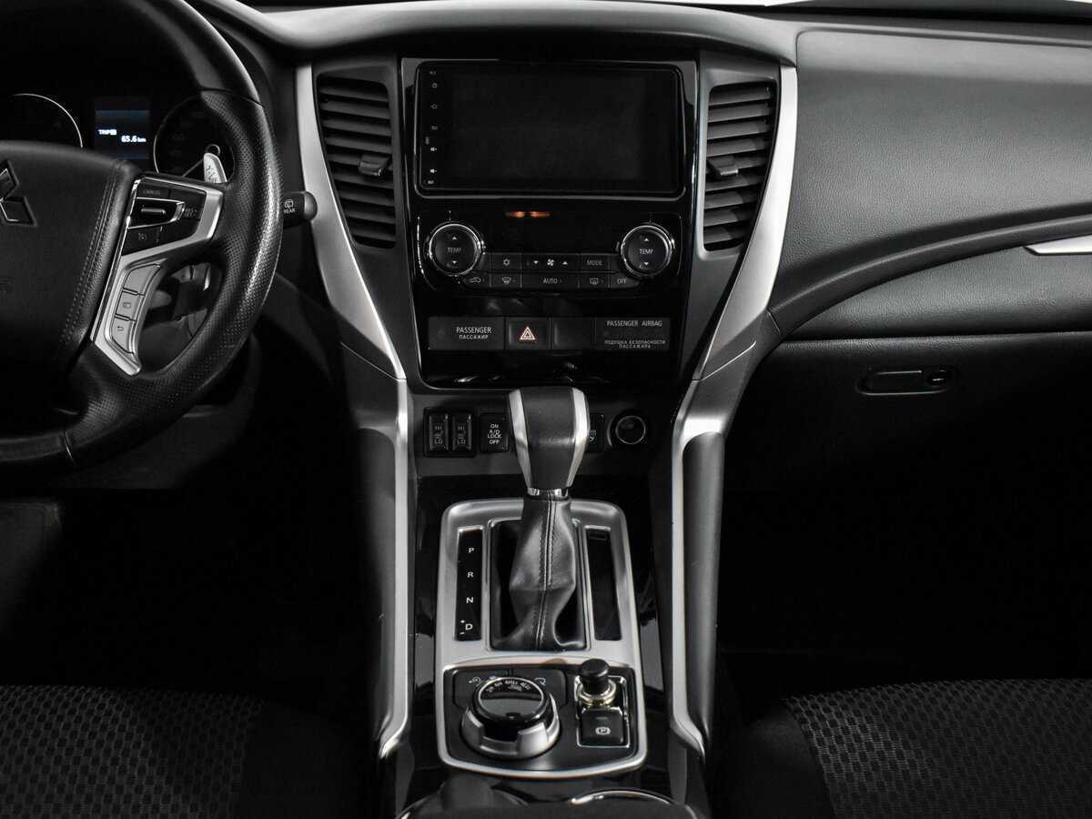 Mitsubishi Pajero Sport 2019 года с пробегом. Фото: #13