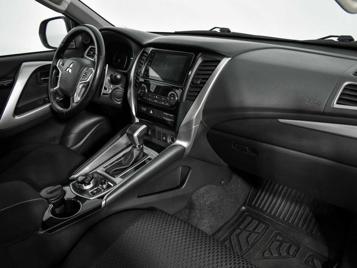Mitsubishi Pajero Sport 2019 года с пробегом. Фото: #14