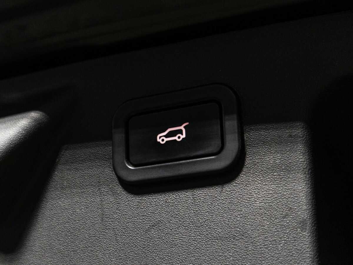 Land Rover Discovery Sport 2017 года с пробегом. Фото: #15