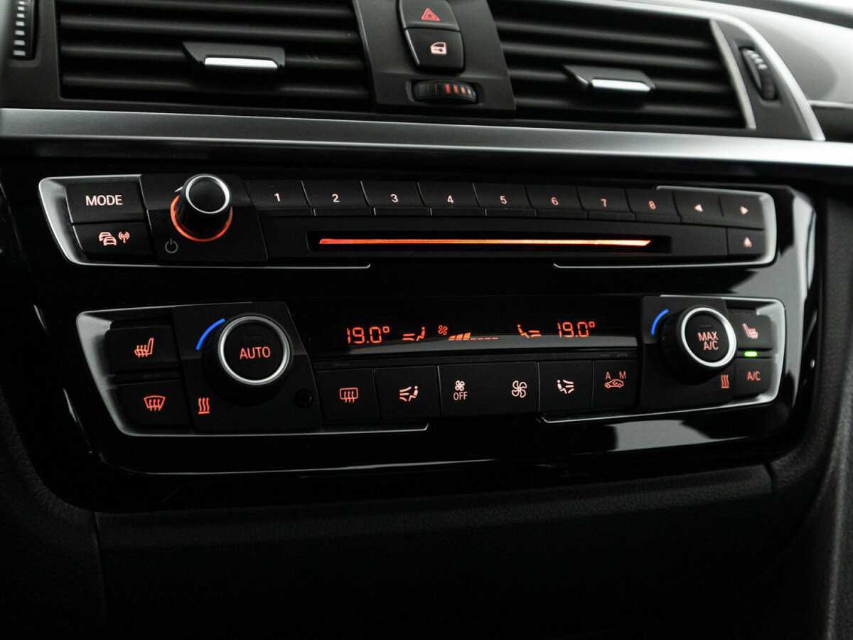 BMW 3 серии 2017 года с пробегом. Фото: #17