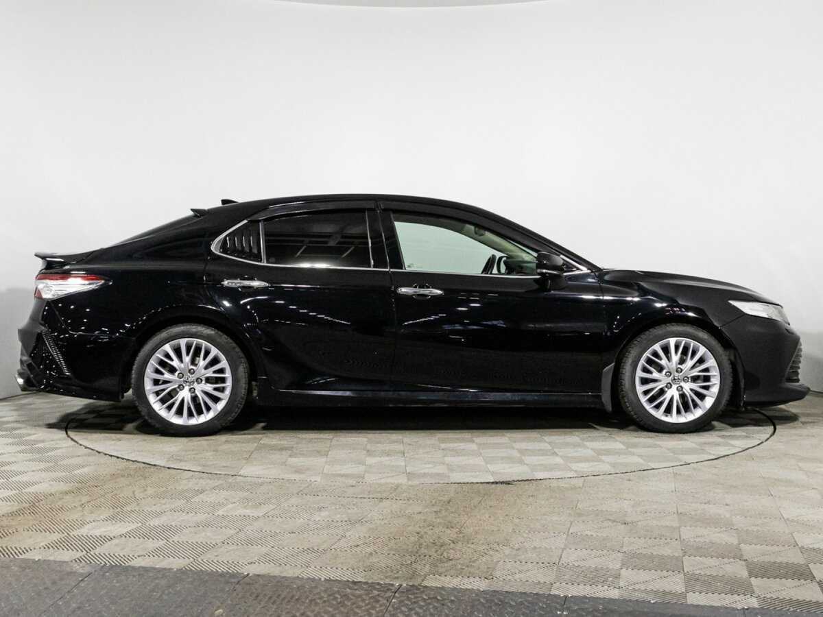 Toyota Camry 2018 года с пробегом. Фото: #3