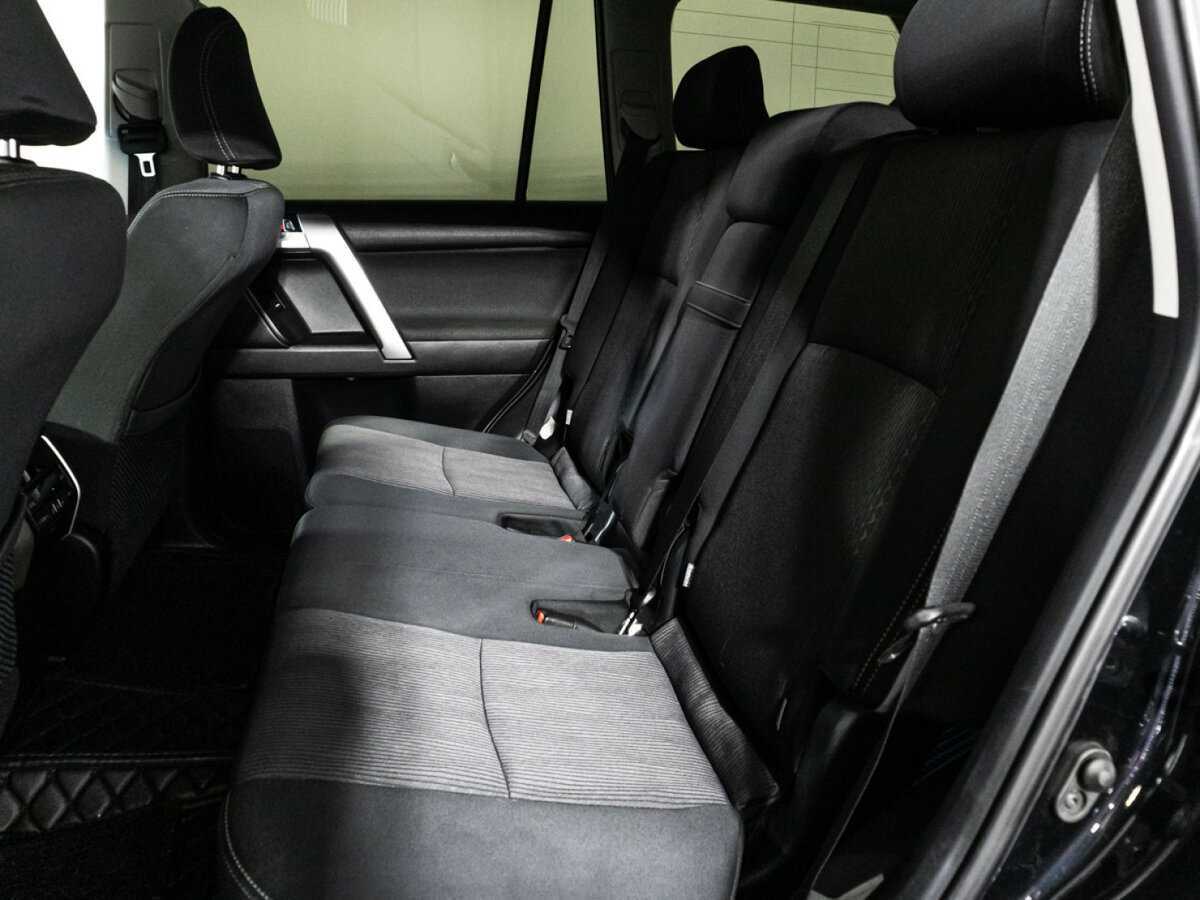 Toyota Land Cruiser Prado 2017 года с пробегом. Фото: #7