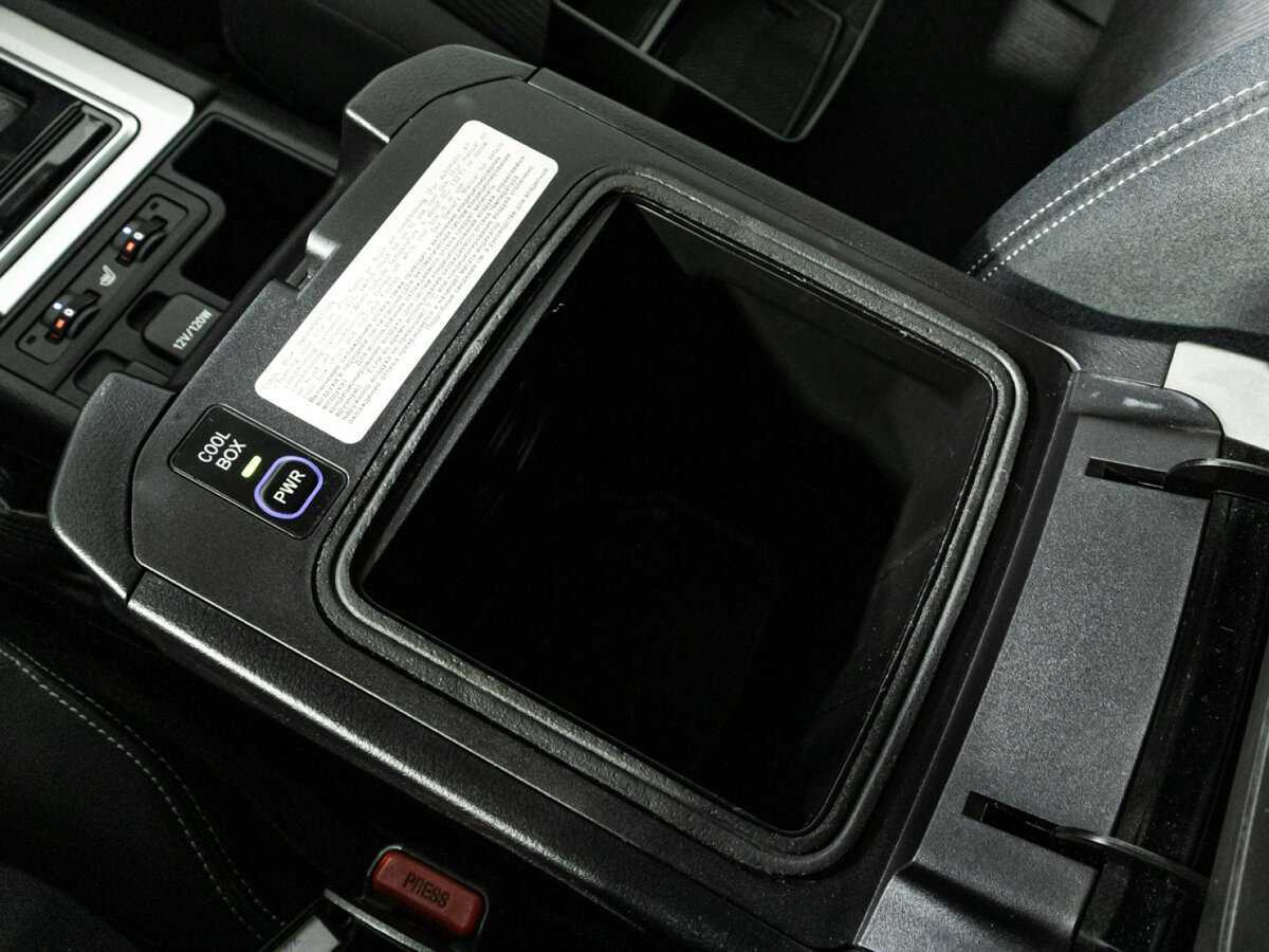 Toyota Land Cruiser Prado 2017 года с пробегом. Фото: #18