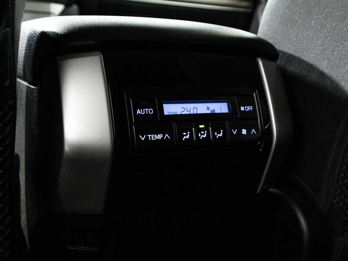 Toyota Land Cruiser Prado 2017 года с пробегом. Фото: #22