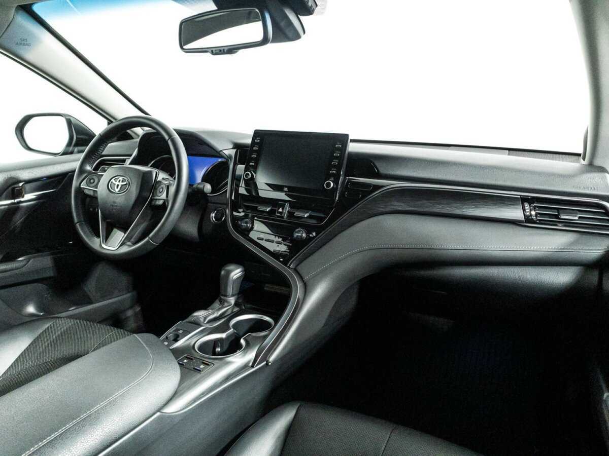 Toyota Camry 2021 года с пробегом. Фото: #8