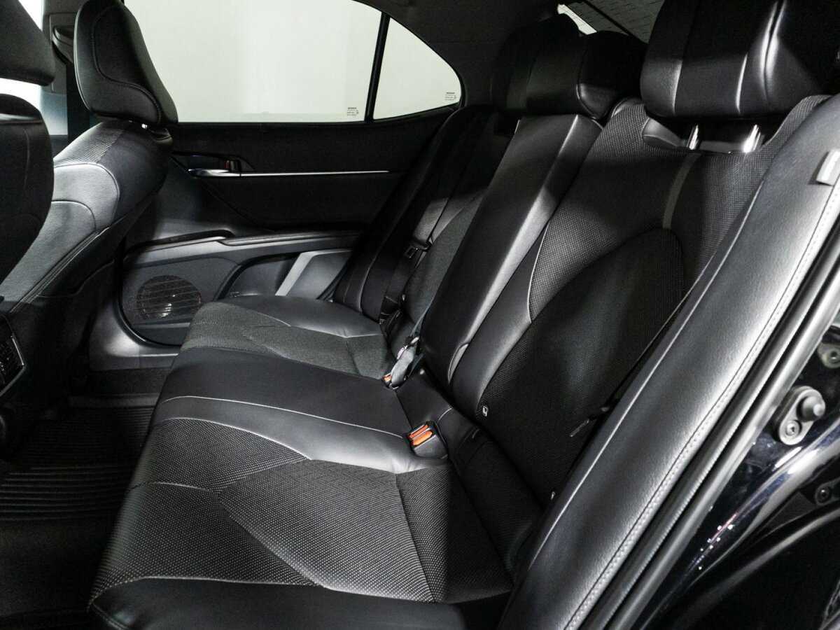 Toyota Camry 2021 года с пробегом. Фото: #9