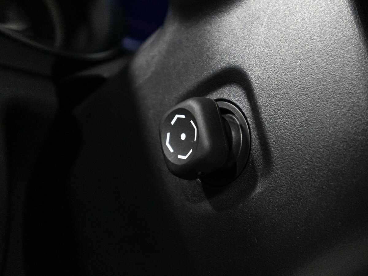 Toyota Camry 2021 года с пробегом. Фото: #19