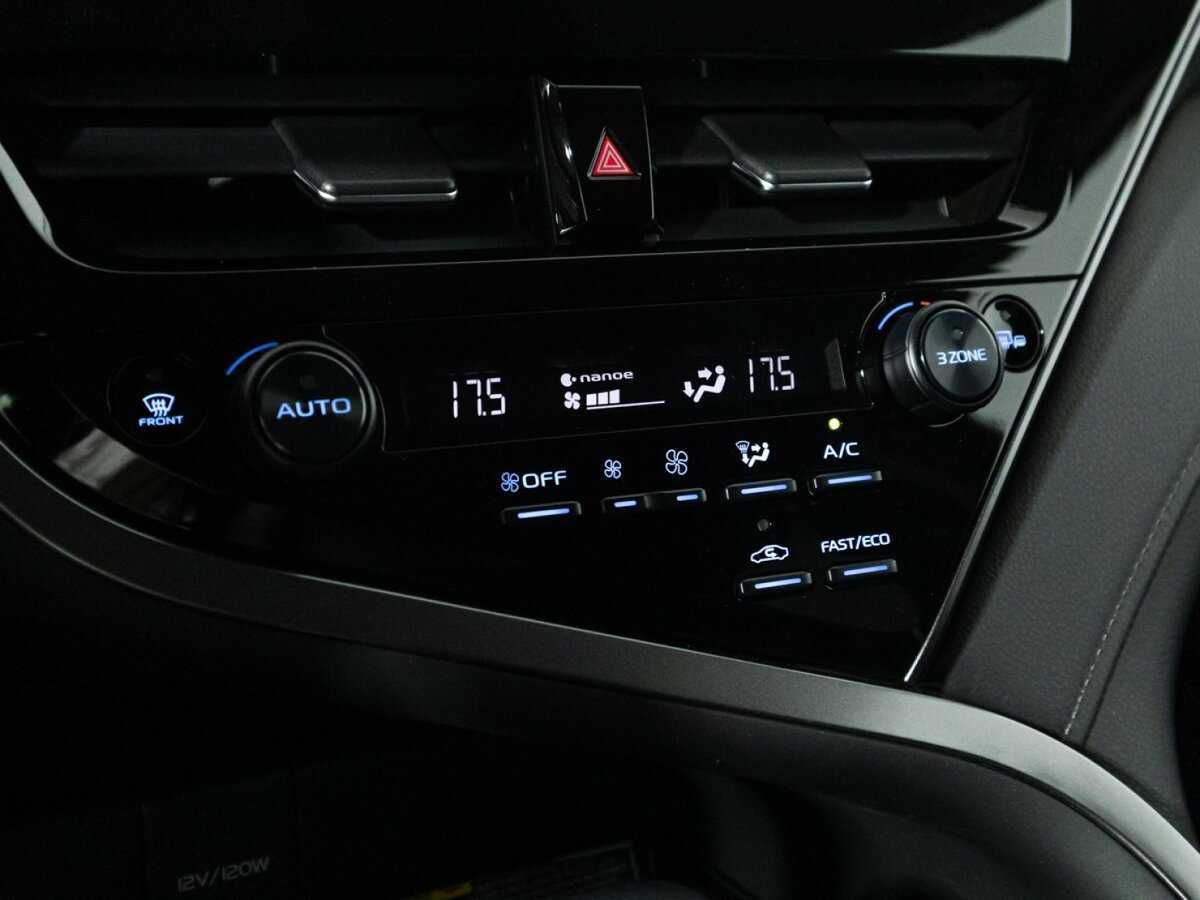 Toyota Camry 2021 года с пробегом. Фото: #23