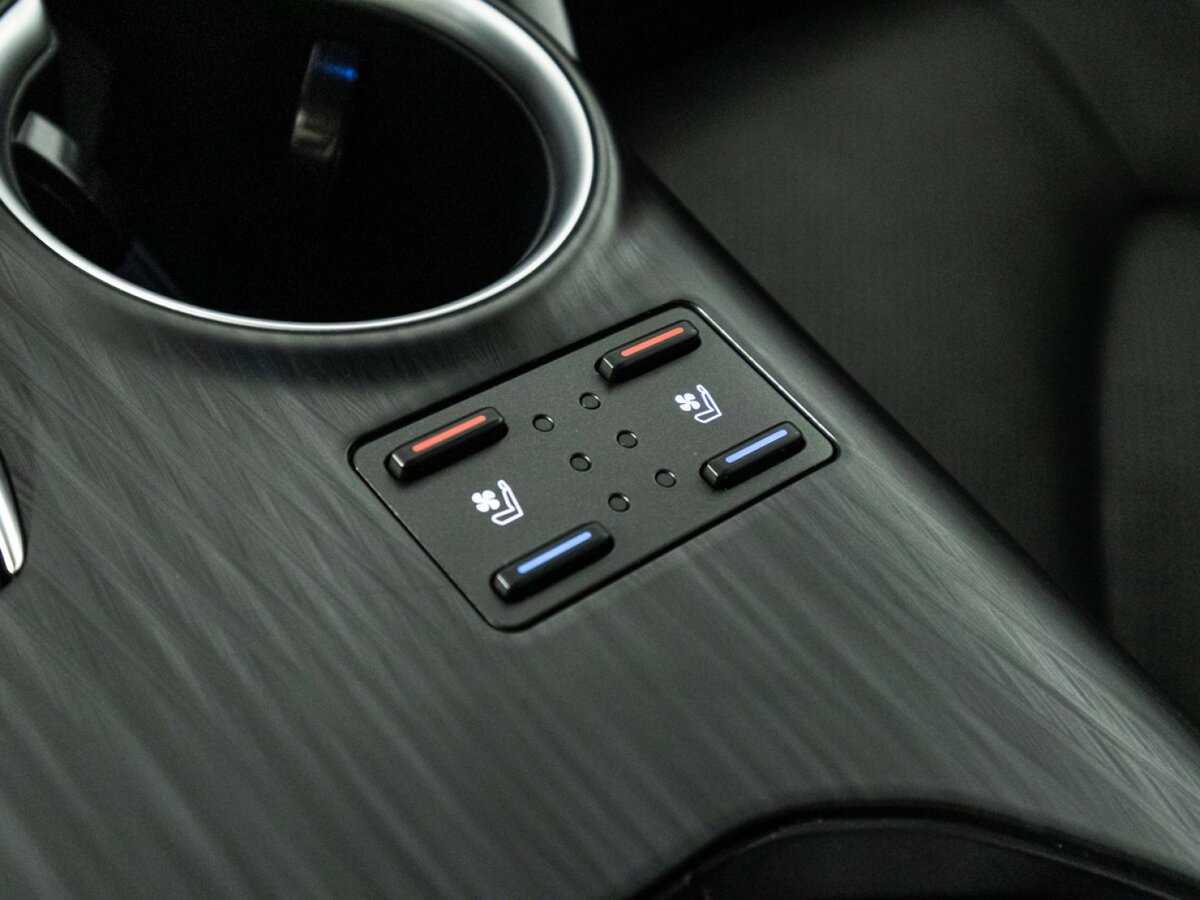 Toyota Camry 2021 года с пробегом. Фото: #24