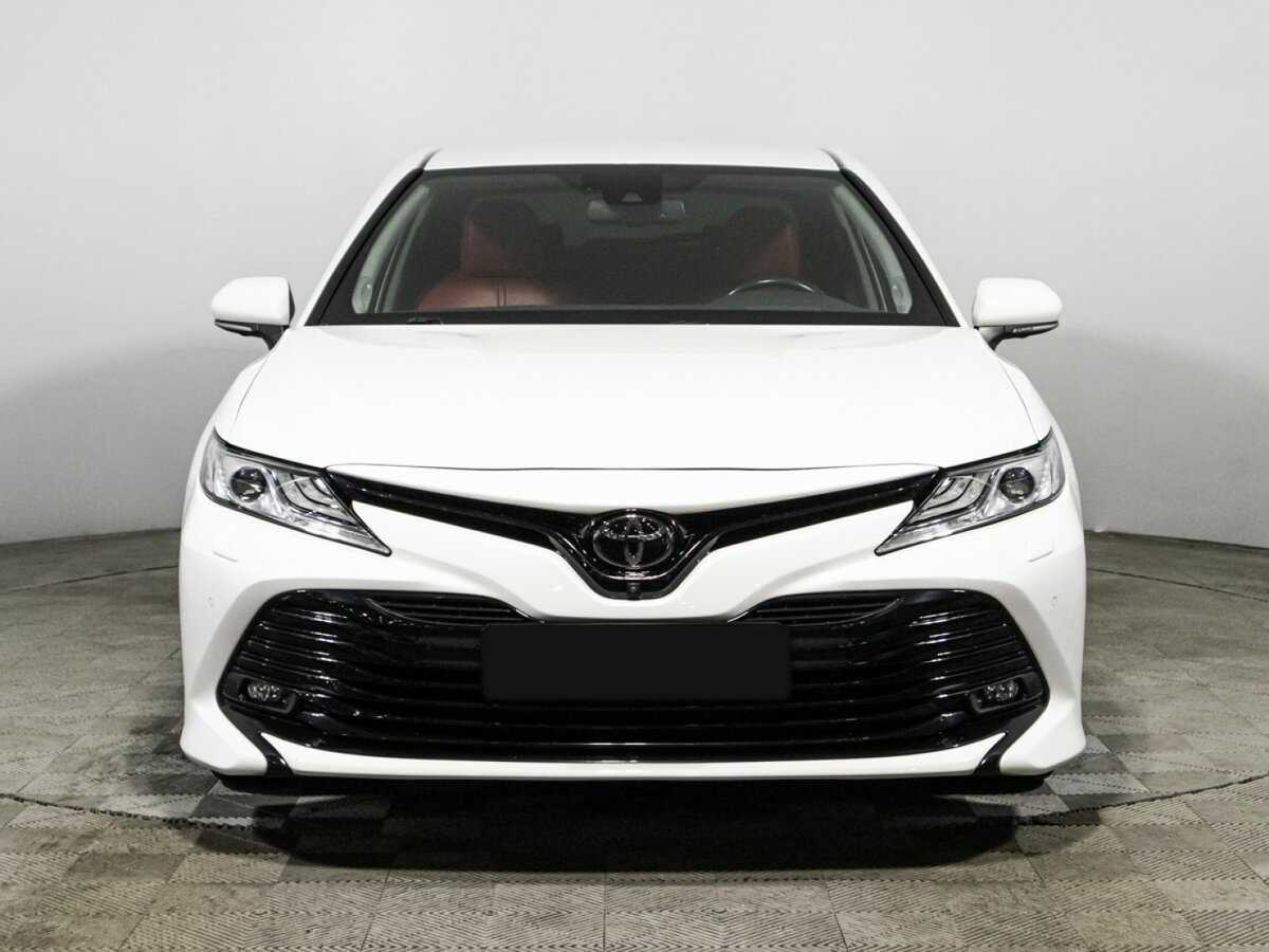 Toyota Camry 2019 года с пробегом. Фото: #1