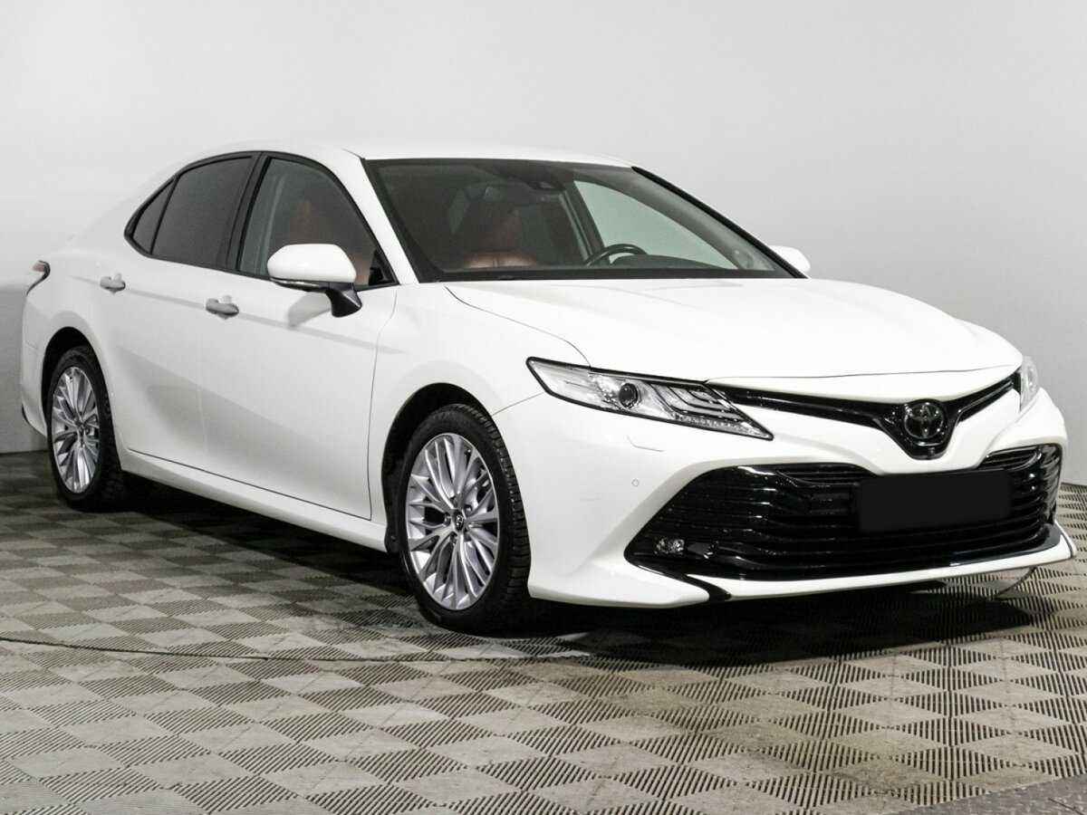Toyota Camry 2019 года с пробегом. Фото: #2