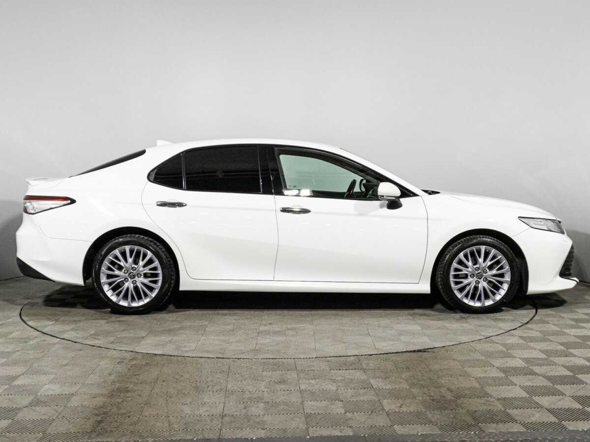 Toyota Camry 2019 года с пробегом. Фото: #3