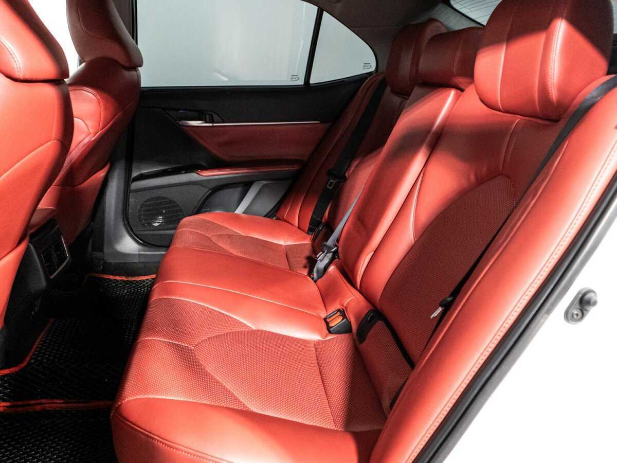 Toyota Camry 2019 года с пробегом. Фото: #9