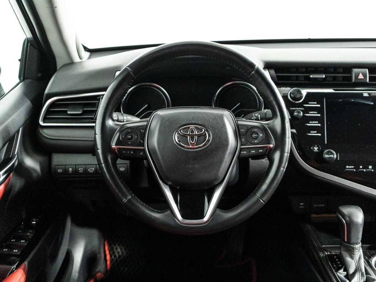 Toyota Camry 2019 года с пробегом. Фото: #23