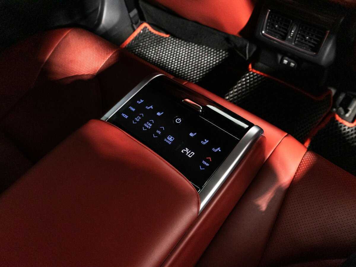 Toyota Camry 2019 года с пробегом. Фото: #26