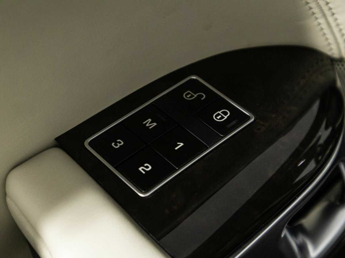 Land Rover Range Rover 2015 года с пробегом. Фото: #15