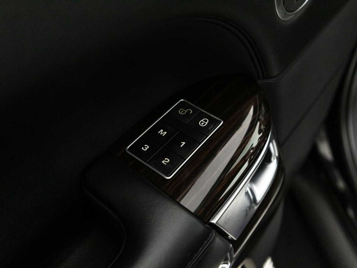 Land Rover Range Rover 2015 года с пробегом. Фото: #17