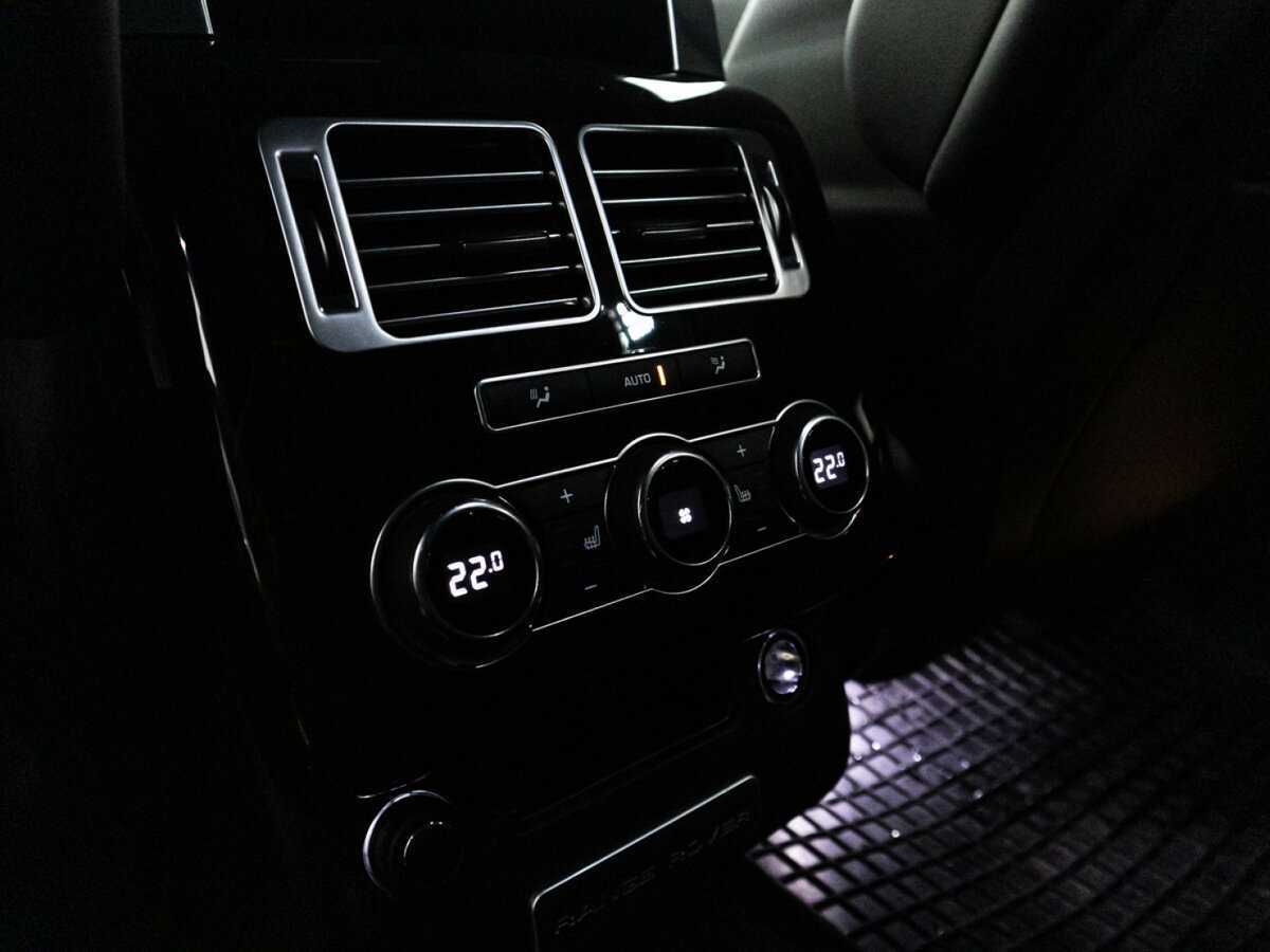 Land Rover Range Rover 2015 года с пробегом. Фото: #24