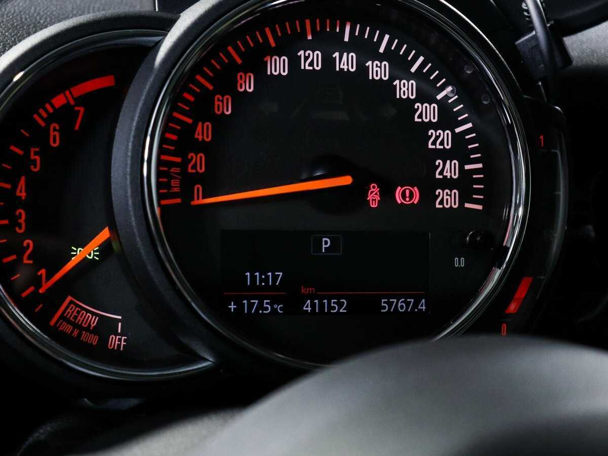 Mini Hatch 2021 года с пробегом. Фото: #7