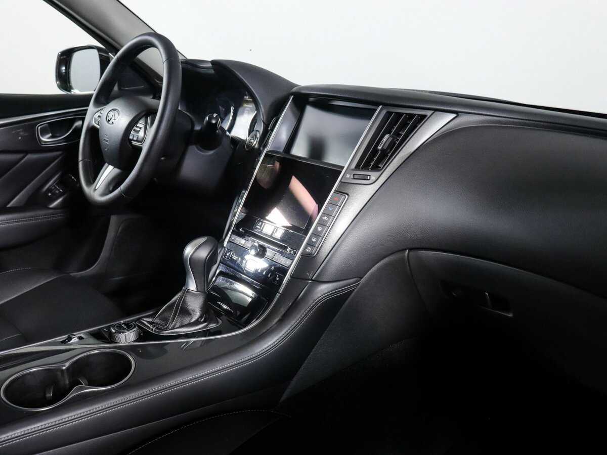 Infiniti Q50 2015 года с пробегом. Фото: #5