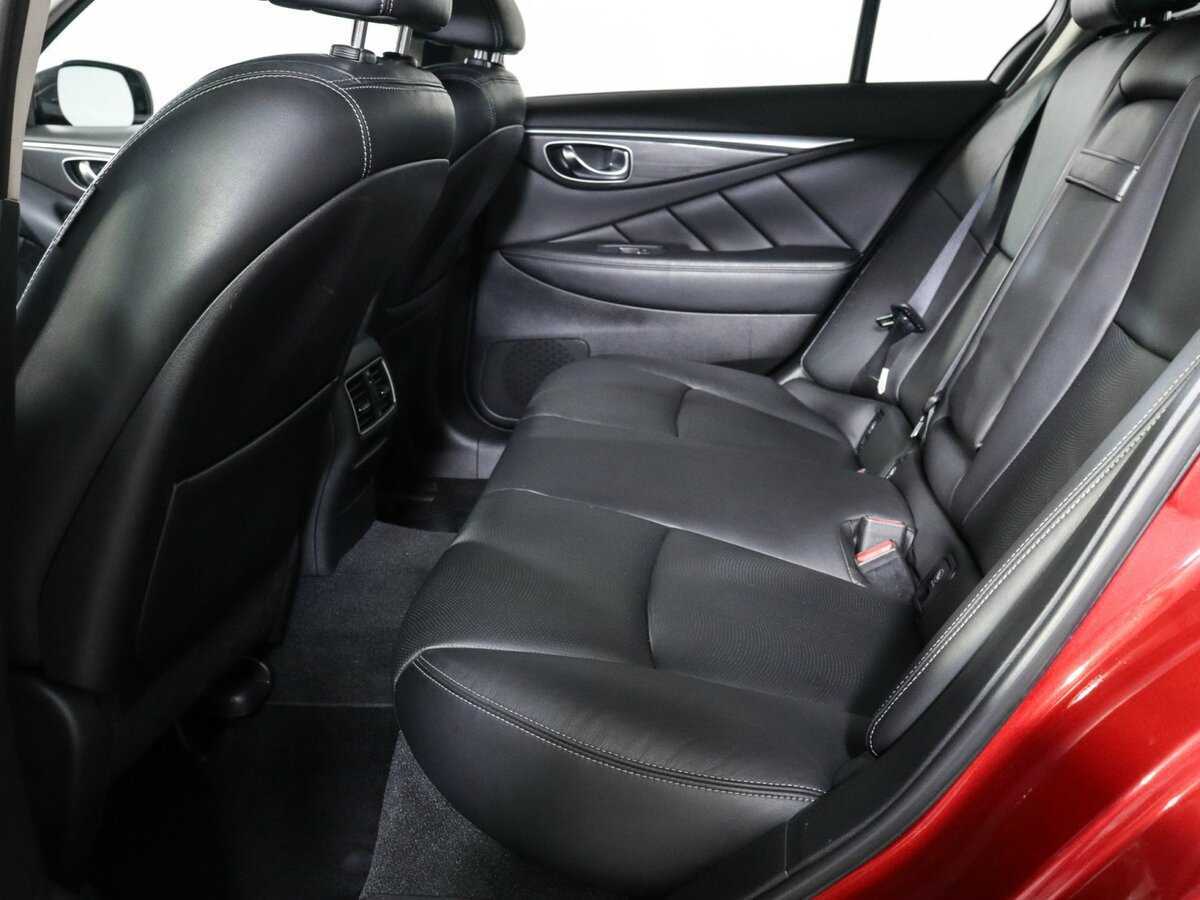 Infiniti Q50 2015 года с пробегом. Фото: #6