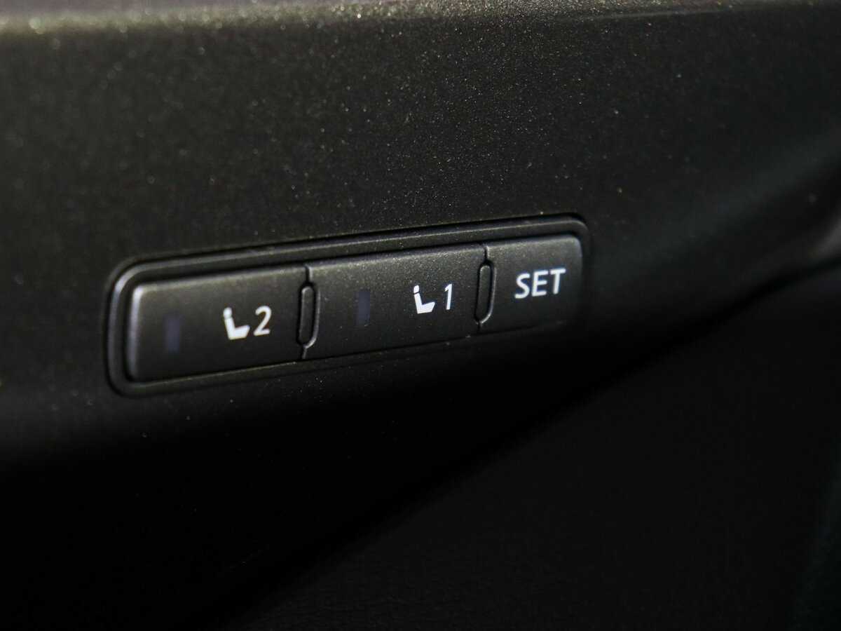 Infiniti Q50 2015 года с пробегом. Фото: #15