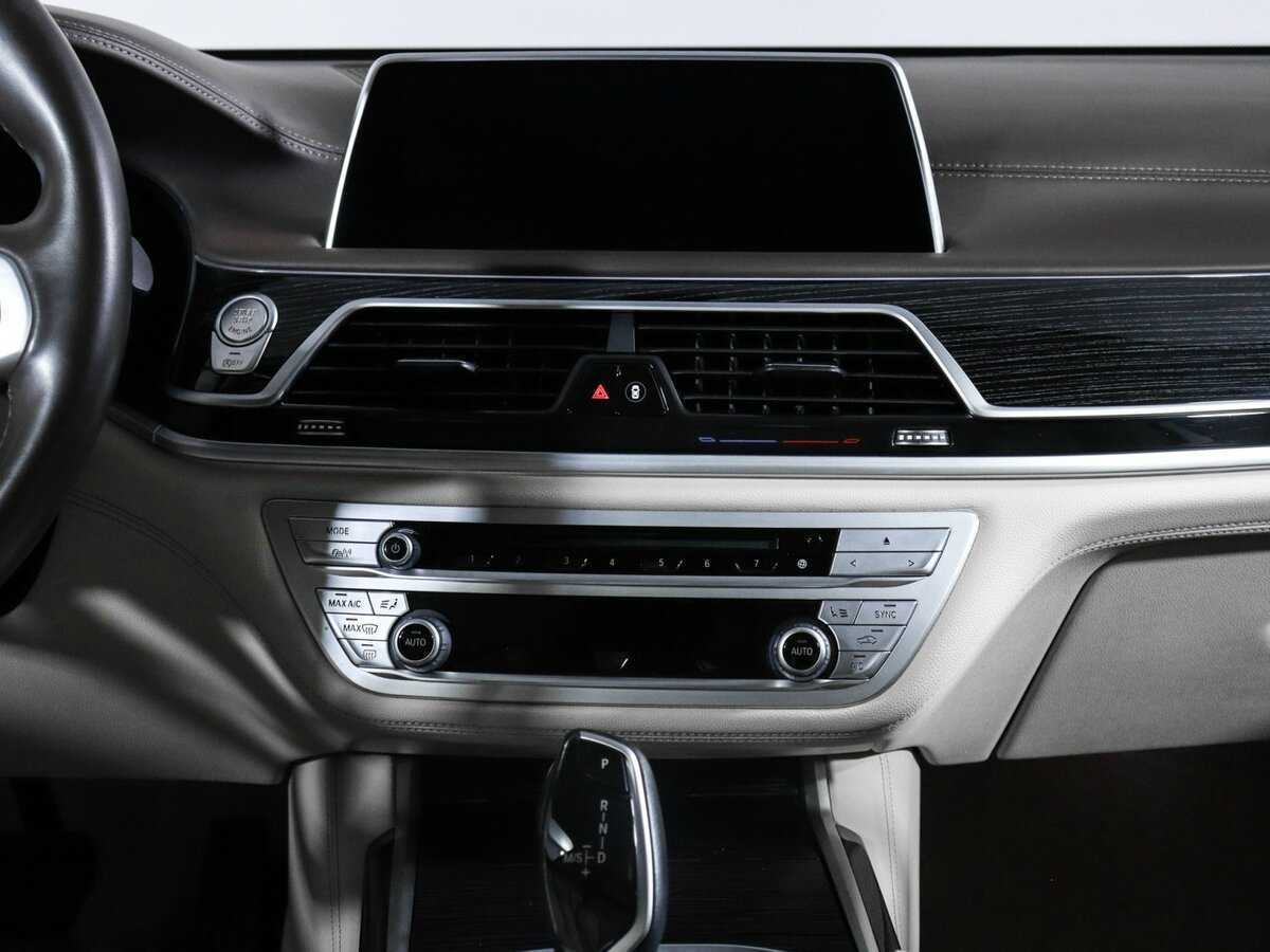 BMW 7 серии 2021 года с пробегом. Фото: #12