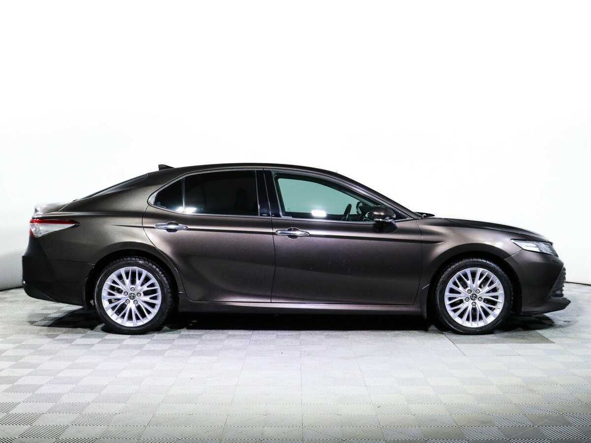 Toyota Camry 2018 года с пробегом. Фото: #3