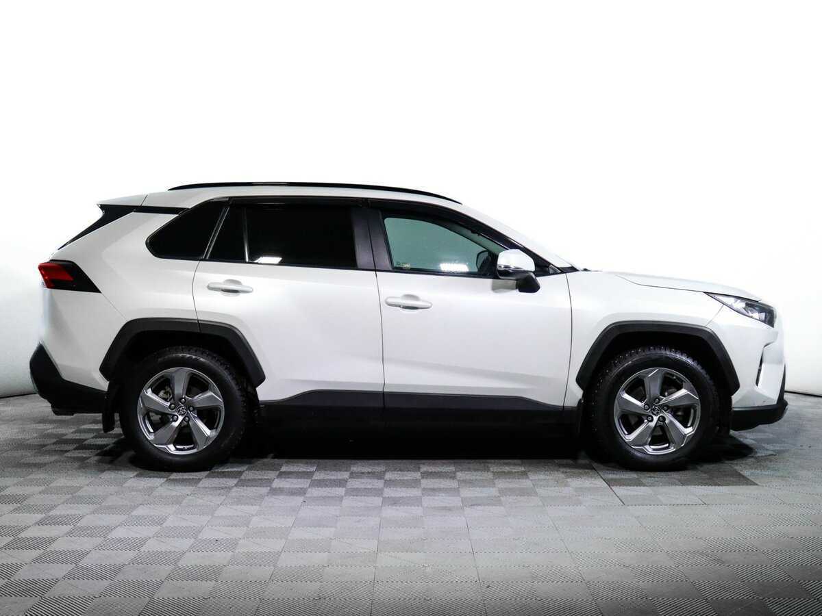 Toyota RAV4 2020 года с пробегом. Фото: #3