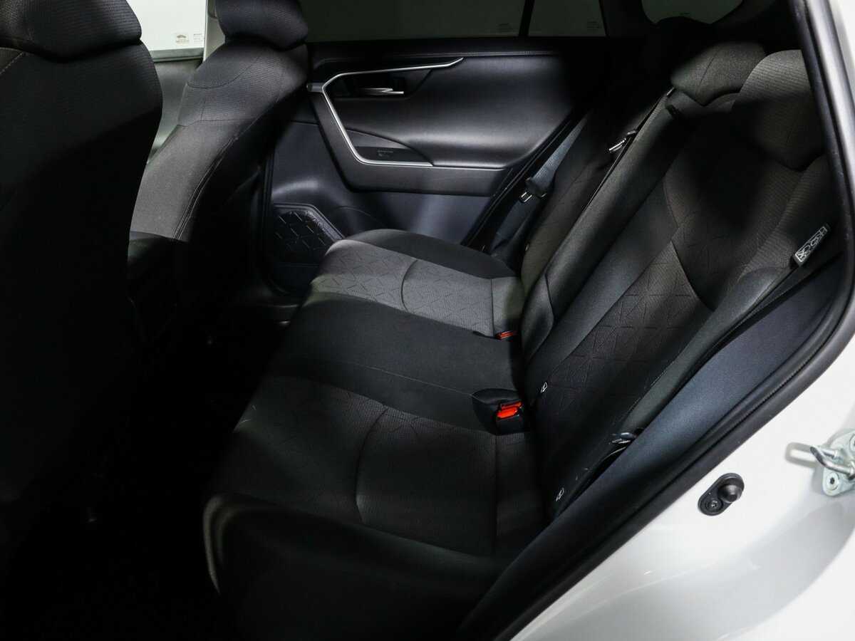 Toyota RAV4 2020 года с пробегом. Фото: #9
