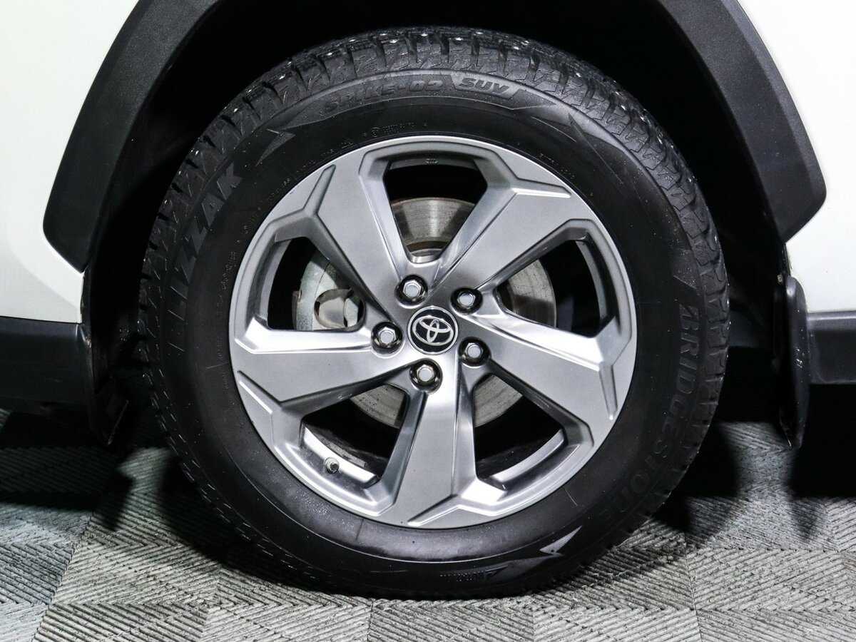 Toyota RAV4 2020 года с пробегом. Фото: #14