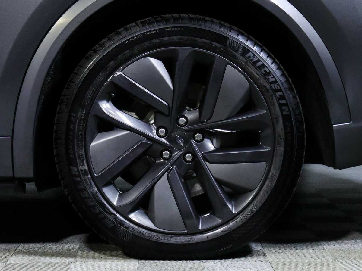 LiXiang L9 2024 года с пробегом. Фото: #11