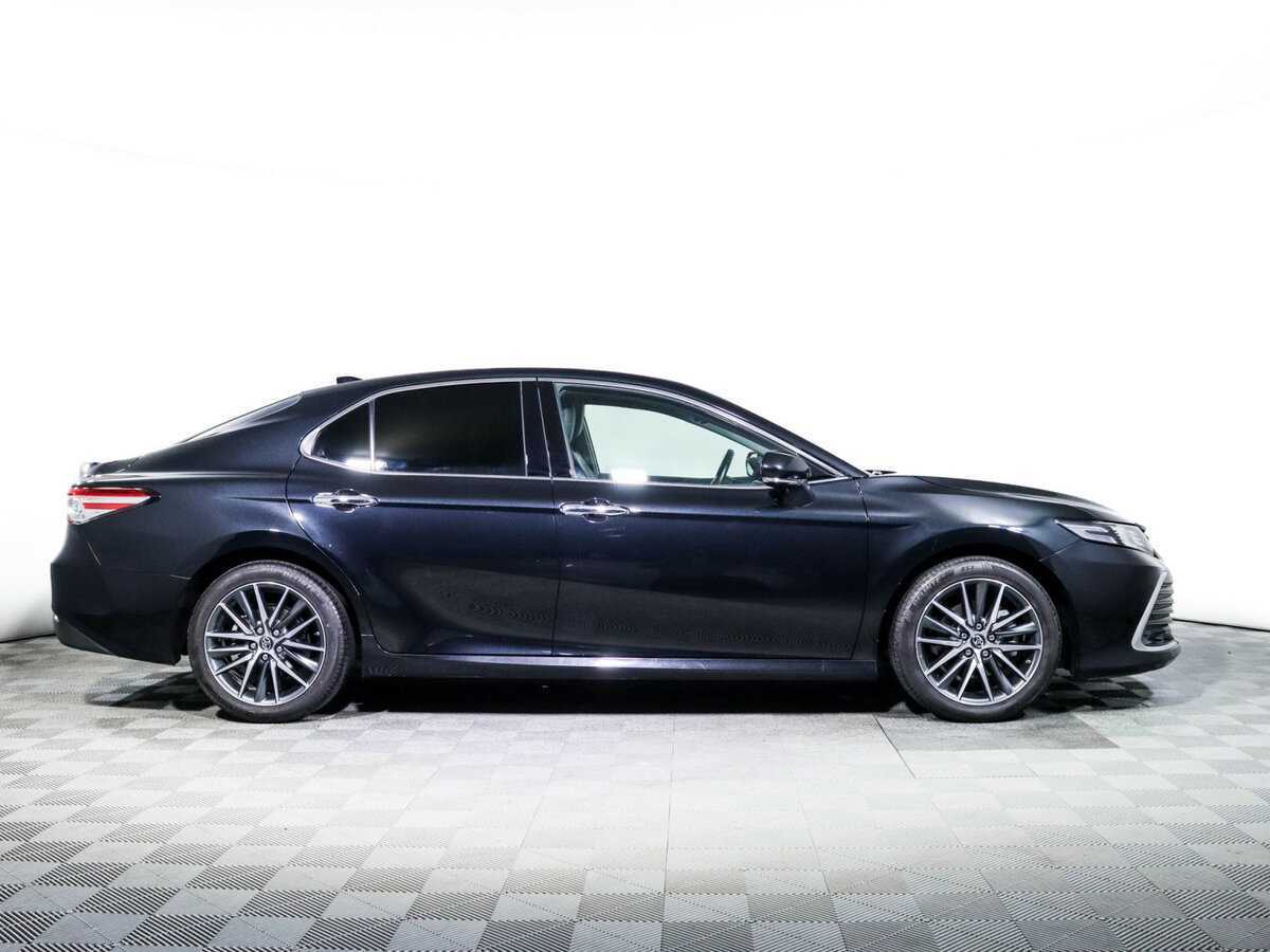 Toyota Camry 2023 года с пробегом. Фото: #3