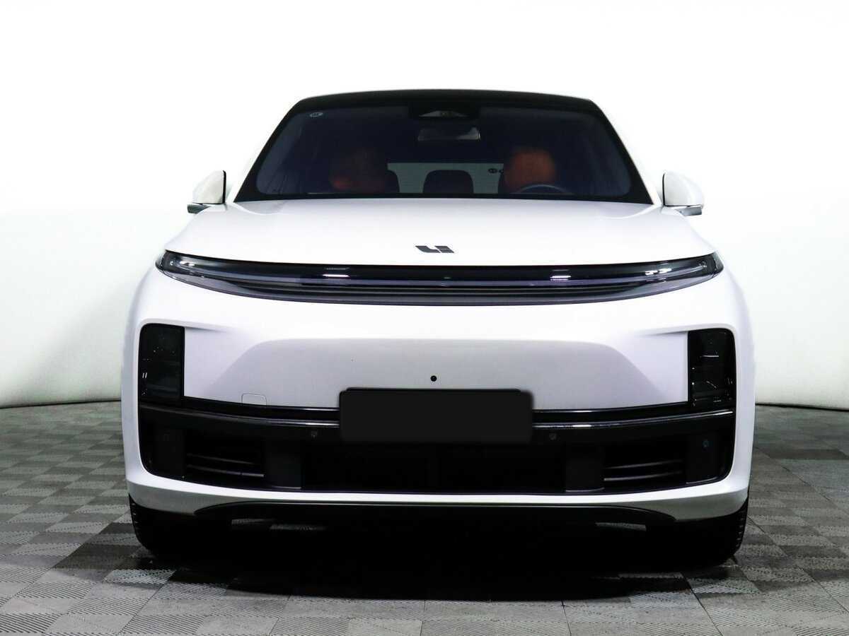 LiXiang L7 2024 года с пробегом. Фото: #1