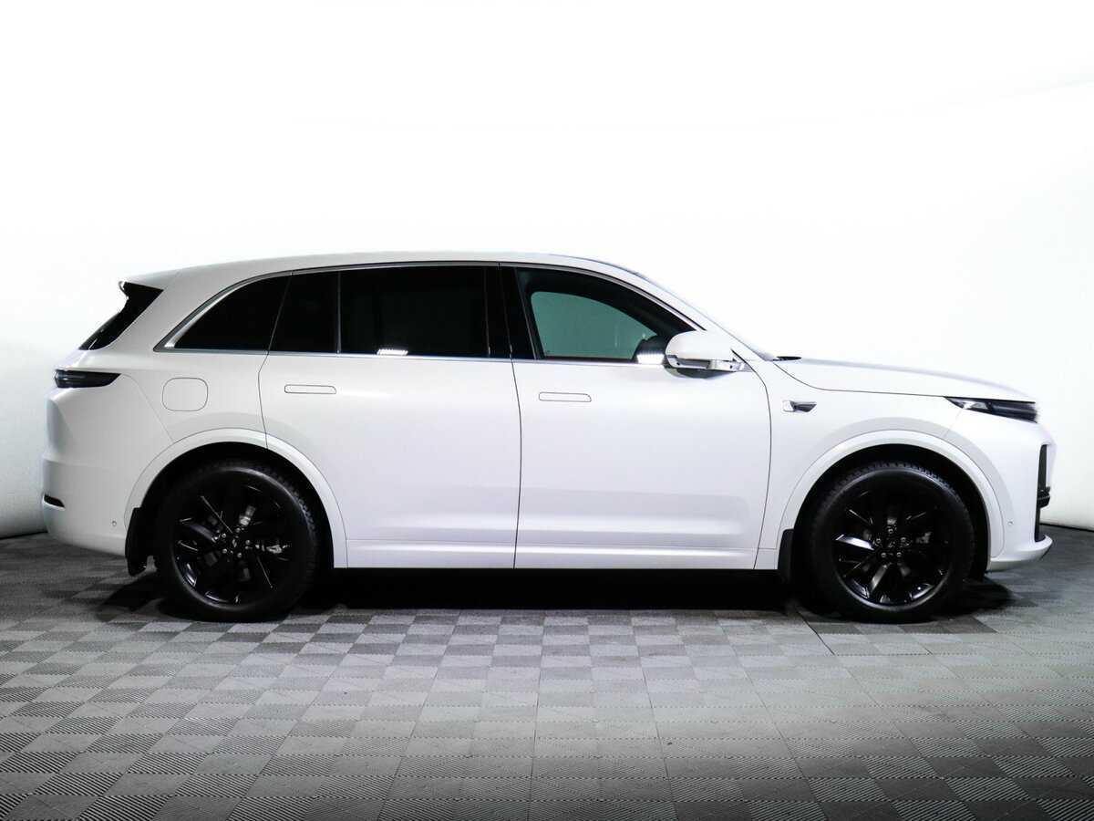 LiXiang L7 2024 года с пробегом. Фото: #3