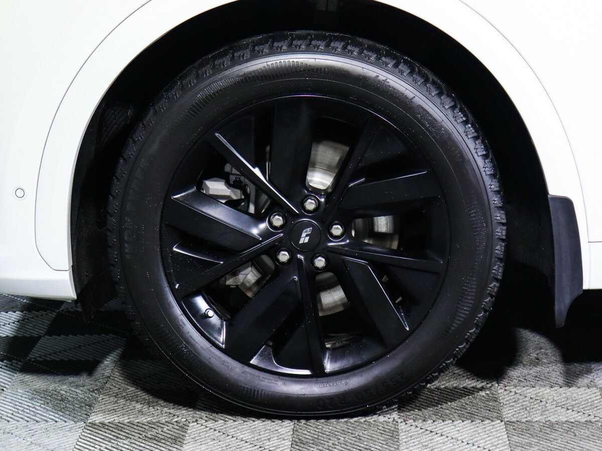 LiXiang L7 2024 года с пробегом. Фото: #11