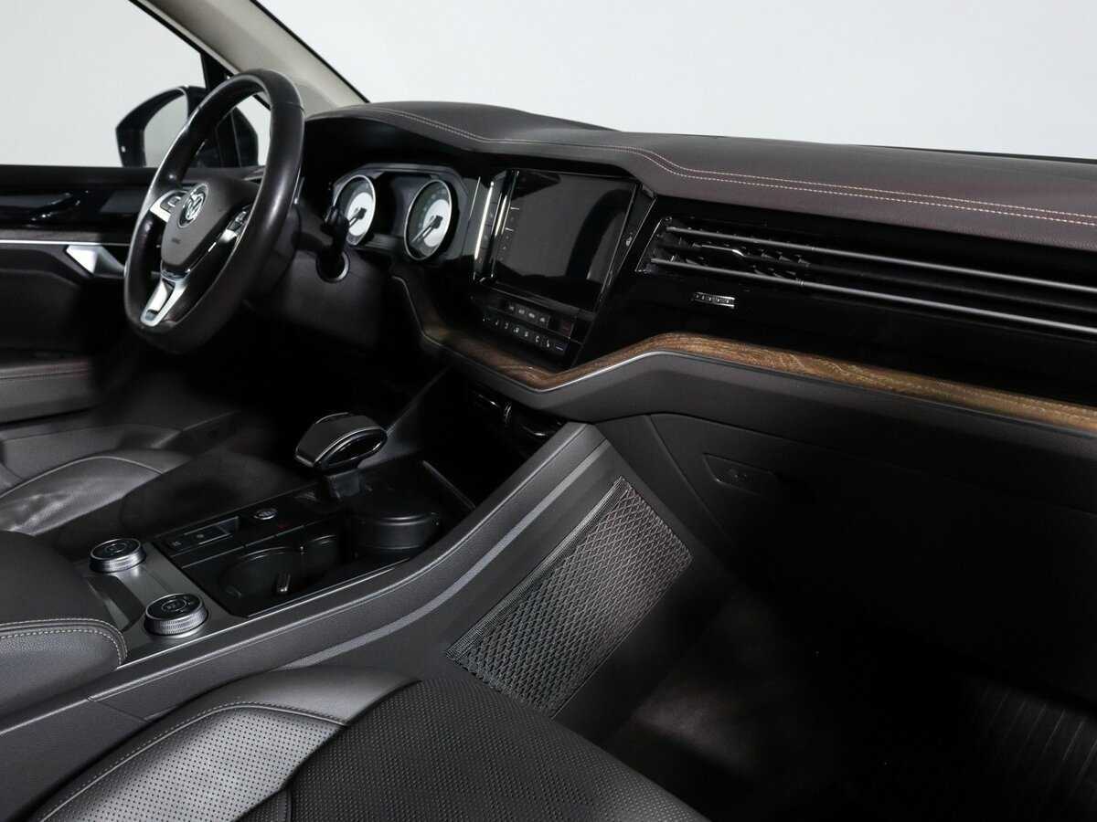 Volkswagen Touareg 2018 года с пробегом. Фото: #8