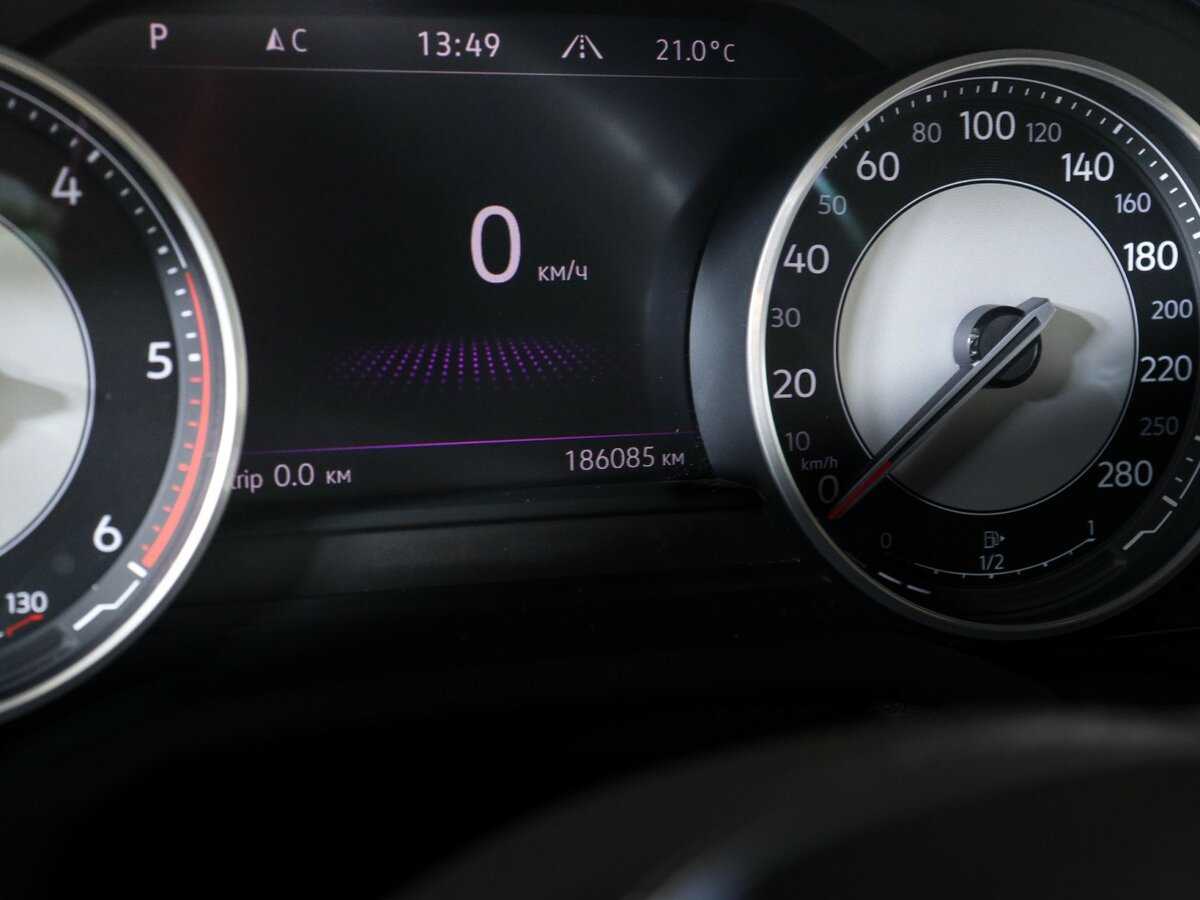 Volkswagen Touareg 2018 года с пробегом. Фото: #10