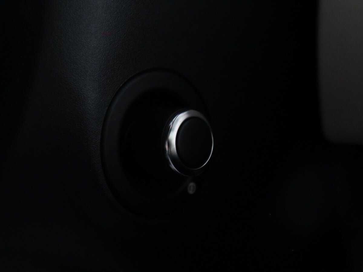 Land Rover Range Rover Velar 2019 года с пробегом. Фото: #18